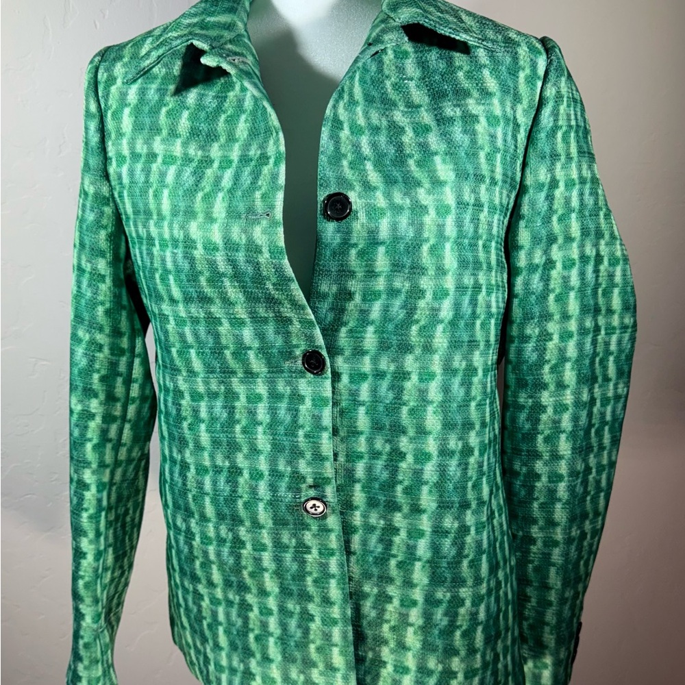 Vibrant Green & White Jacket. NWT. Sz M